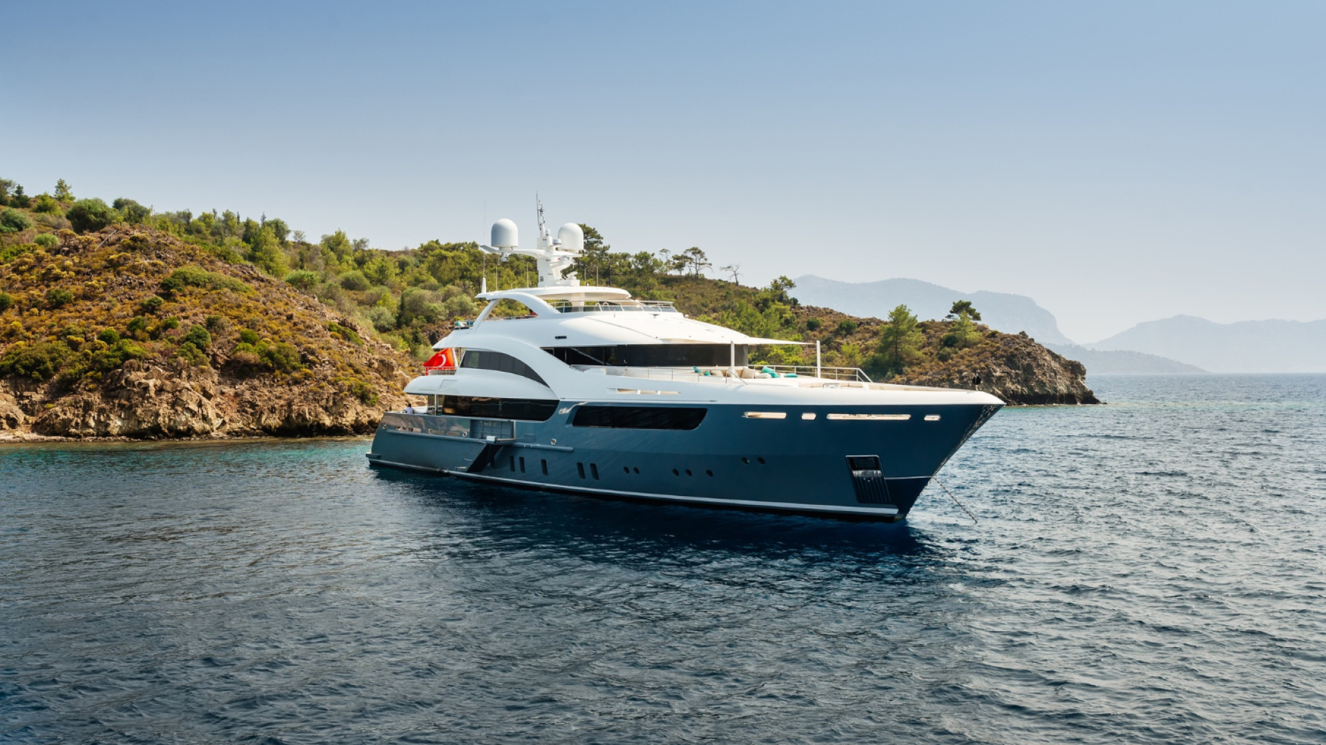 Louez un yacht de rêve pour des vacances de luxe sur l'eau